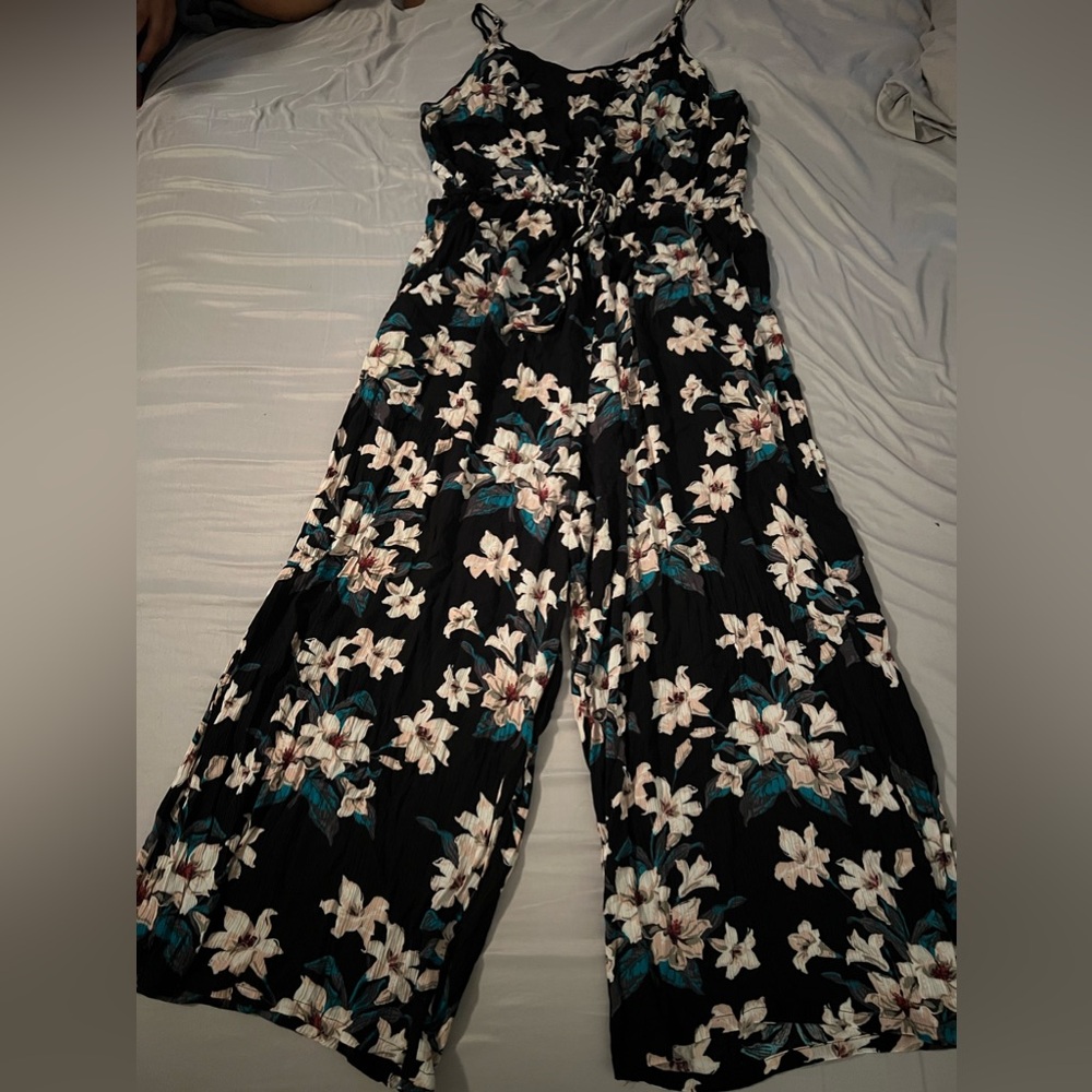 Jumper Aeropostale Size M flowers design